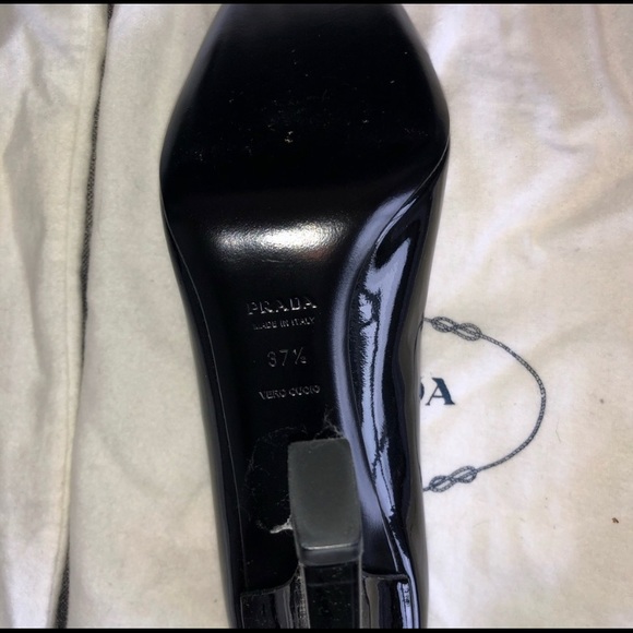 β€οΈAuthentic Prada heels - Picture 5 of 10
